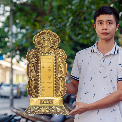Bài Vị Chạm Hoa Sen Bằng Đồng Màu Giả Cổ Cao 61Cm