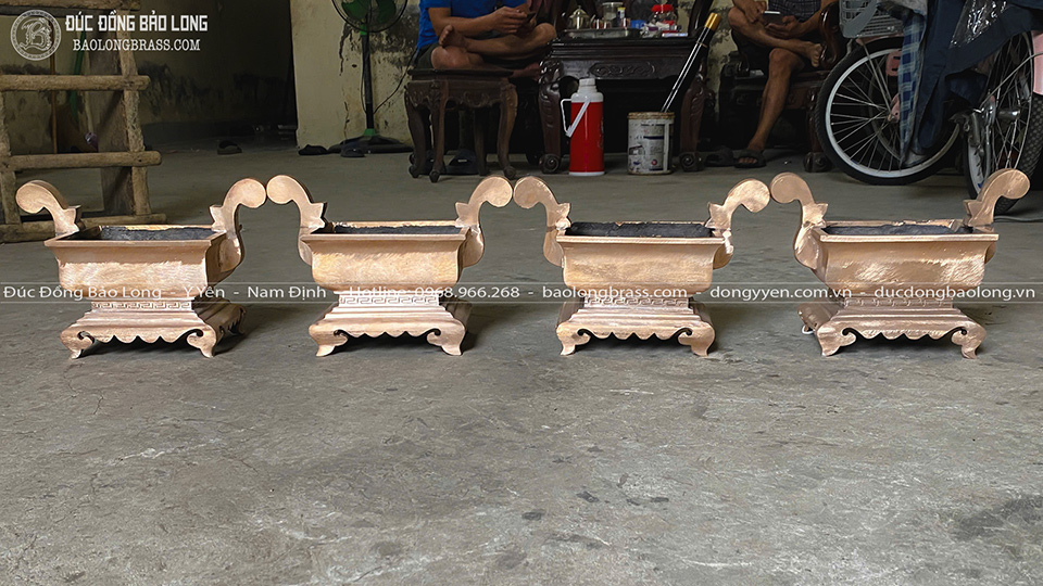 Bát Hương Đồng Chữ Nhật Bằng Đồng Đỏ Màu Trầm Cổ Cỡ 20Cm, Cỡ 25Cm