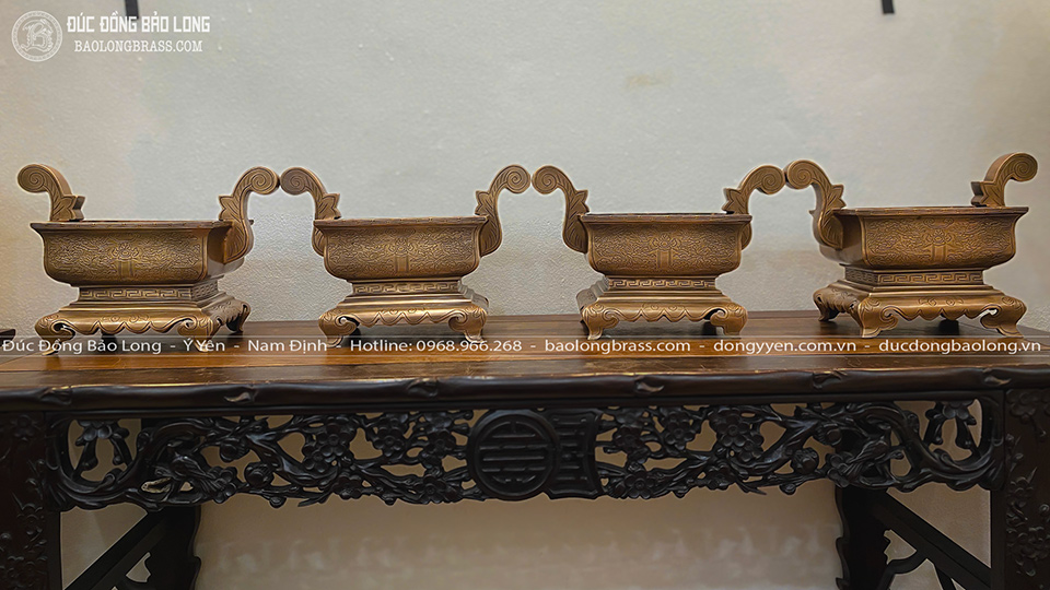 Bát Hương Đồng Chữ Nhật Bằng Đồng Đỏ Màu Trầm Cổ Cỡ 20Cm, Cỡ 25Cm