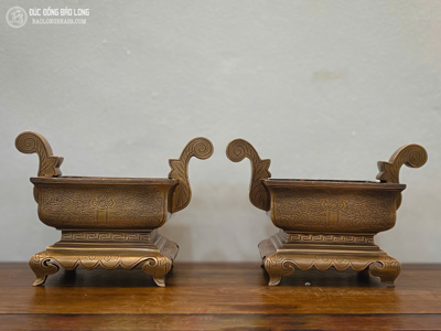 Bát Hương Đồng Chữ Nhật Bằng Đồng Đỏ Màu Trầm Cổ Cỡ 20Cm, Cỡ 25Cm