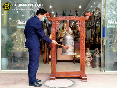 Chuông Đồng 40kg Và Giá Treo Gỗ Lim Cao Cấp