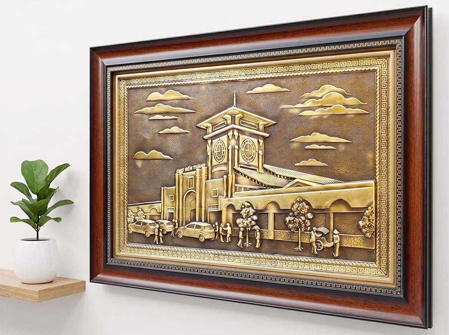 Tranh Chợ Bến Thành bằng đồng màu giả cổ khổ 40cm x 55cm