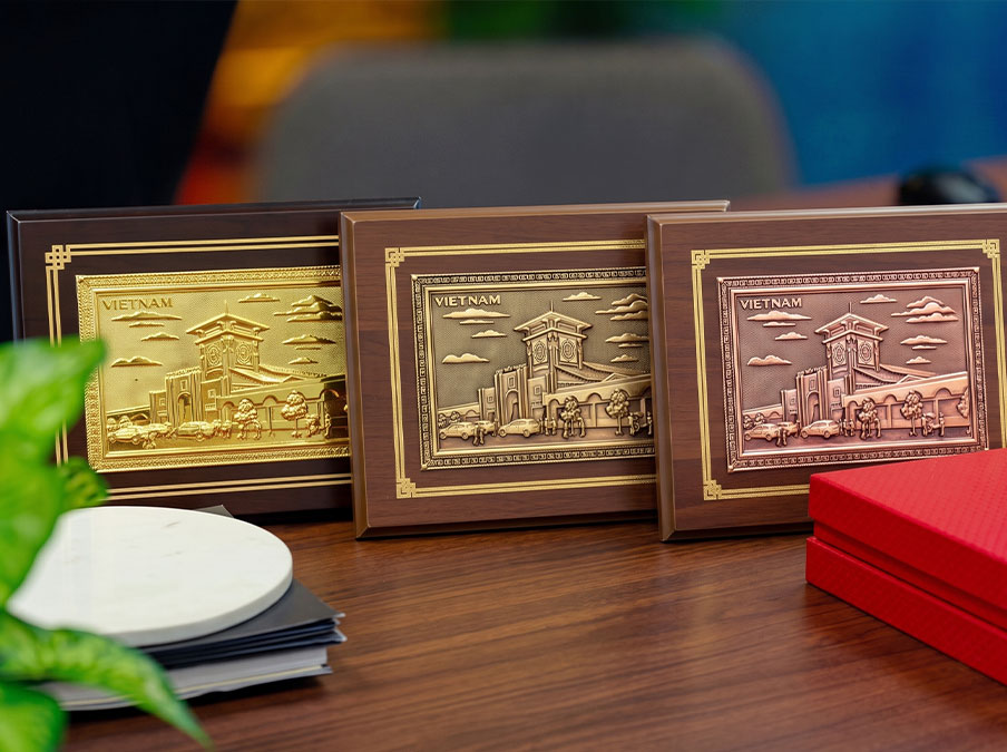 Tranh Chợ Bến Thành Bằng Đồng Khổ Ngang 20cm x 25cm