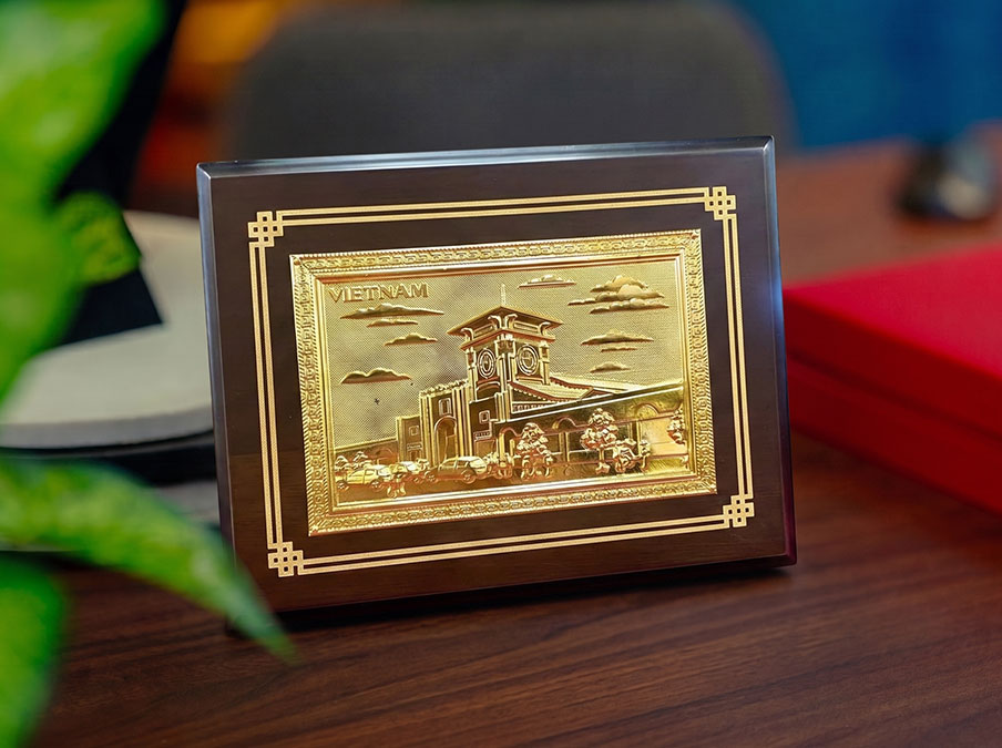 Tranh Chợ Bến Thành Bằng Đồng Khổ Ngang 20cm x 25cm