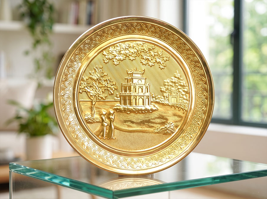 Tranh Đĩa Tròn Tháp Rùa Hồ Gươm để bàn bằng đồng dát vàng đk 25cm