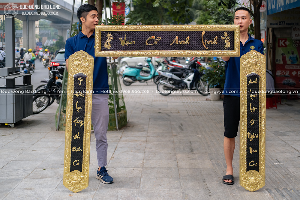 Bộ đại tự câu đối bằng đồng Vạn Cổ Anh Linh kích thước 1m35