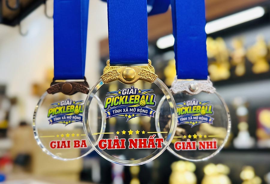 Kỷ Niệm Chương, Cúp Pha Lê Thể Thao M16
