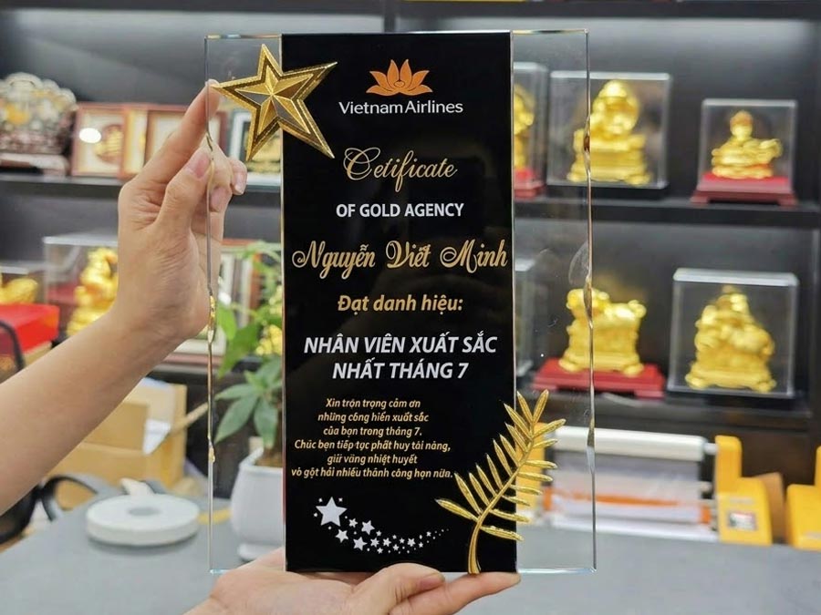 Bảng Vinh Danh, Kỷ Niệm Chương Pha Lê Mẫu 08 KT 20cm x 28cm