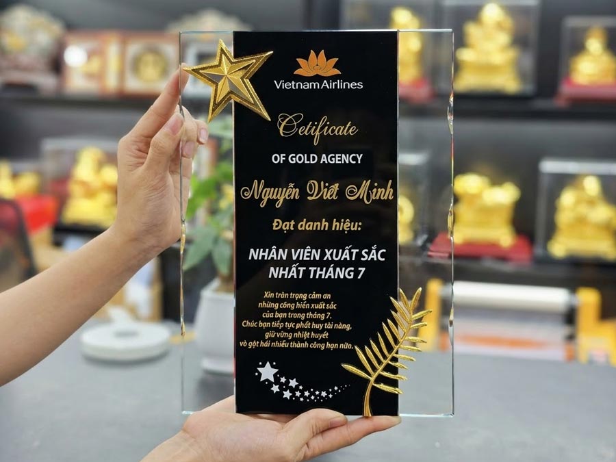 Bảng Vinh Danh, Kỷ Niệm Chương Pha Lê Mẫu 08 KT 20cm x 28cm