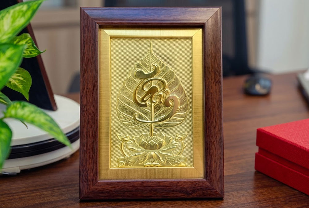 Tranh Chữ Tâm Lá Đề Bằng Đồng Dát Vàng Khô 15cm x 20cm