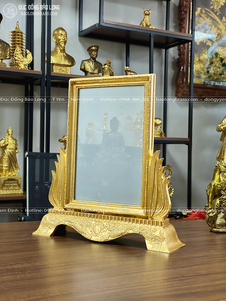 Khung ảnh thờ đúc bằng đồng đỏ dát vàng 9999 cao 41cm