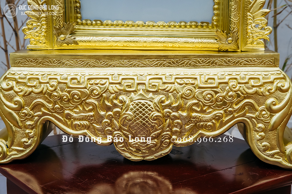 Khung ảnh thờ bằng đồng vàng cao 53cm