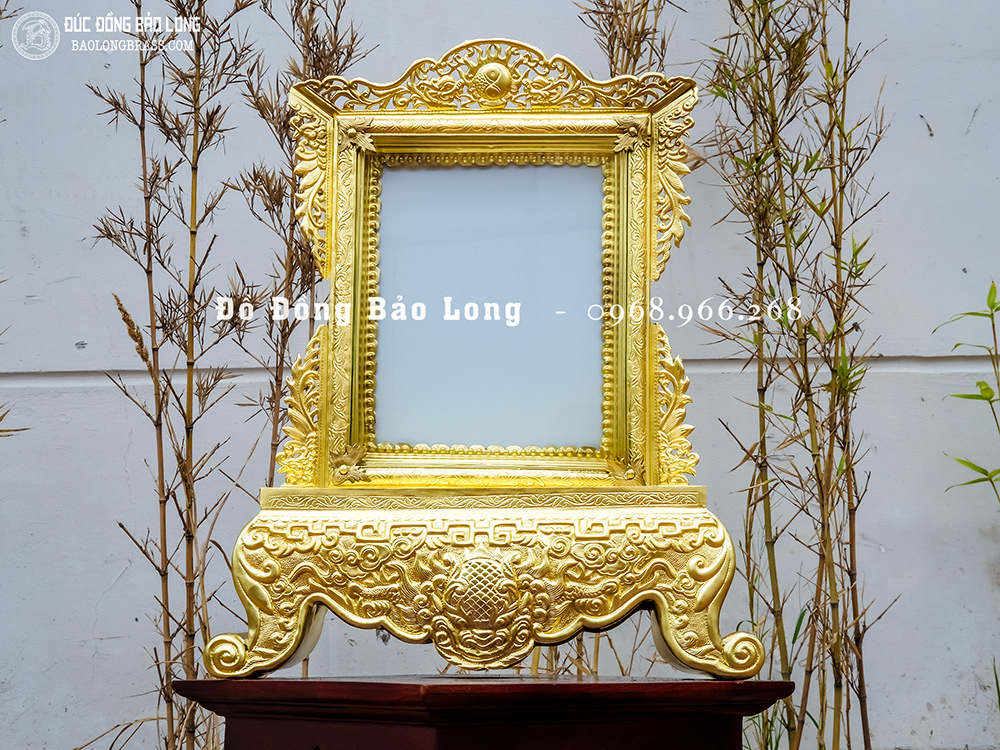 Khung ảnh thờ bằng đồng vàng cao 53cm