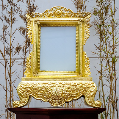 Khung Ảnh Thờ Bằng Đồng Vàng Cao 53Cm Ảnh 20cm x 25cm