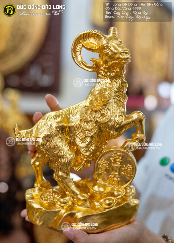 tượng dê đứng trên tiền bằng đồng cao 25cm dát vàng 9999