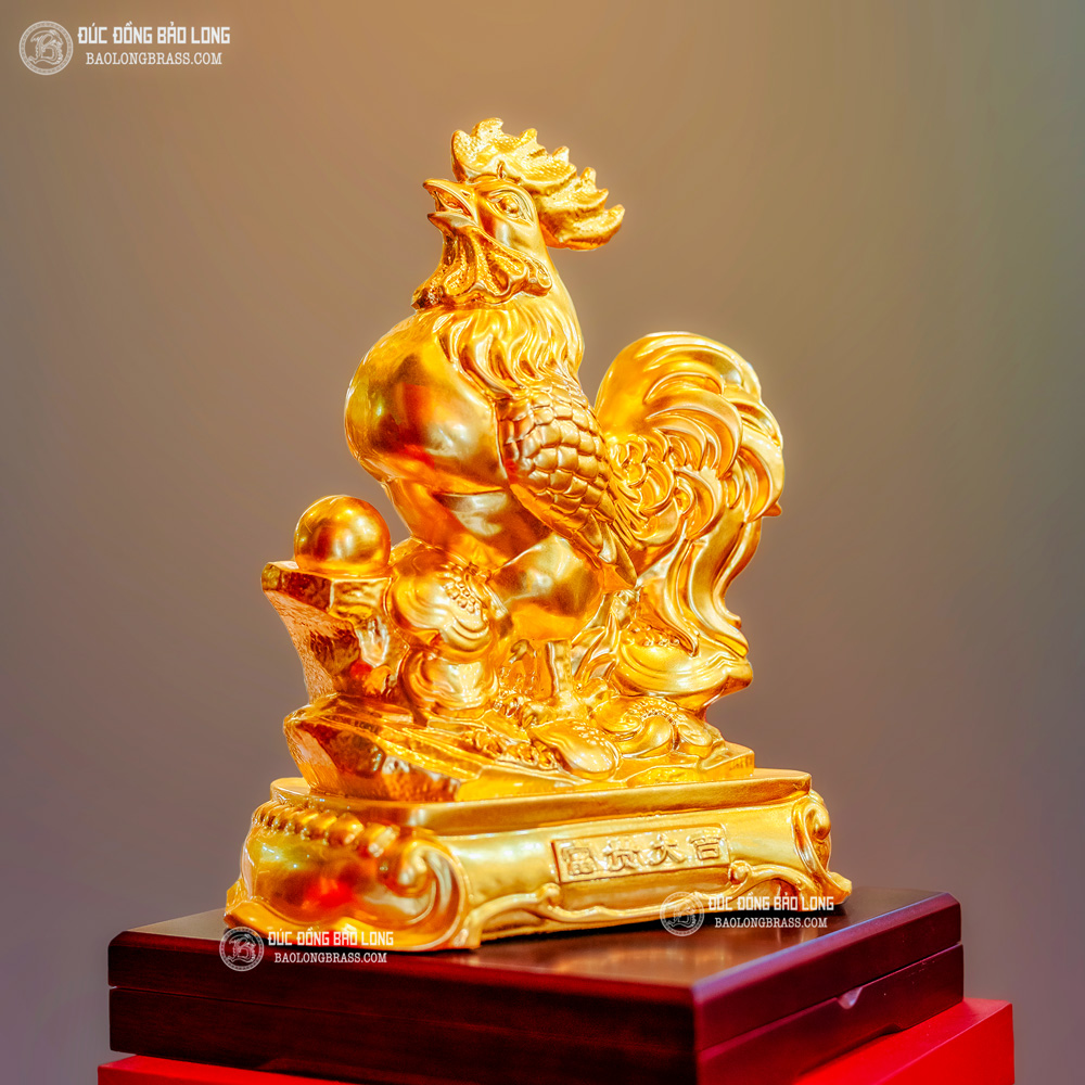 tượng linh vật gà bằng đồng dát vàng 9999 cao 29cm
