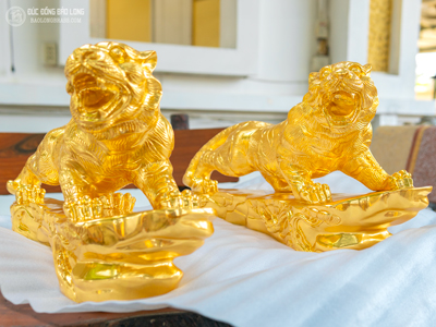 Tượng Hổ Phong Thủy Bằng Đồng Đỏ Dát Vàng 9999 Dài 61Cm