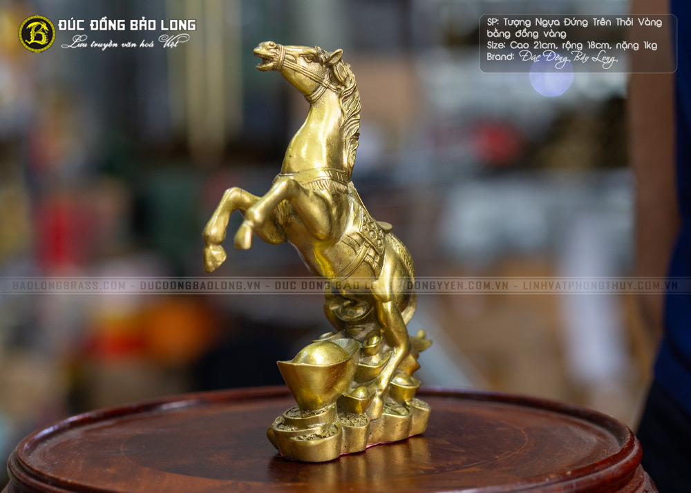 Tượng Ngựa Đứng Trên Thỏi Vàng Bằng Đồng Cao 21cm