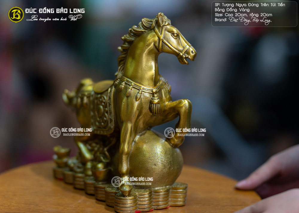 Tượng Ngựa Đứng Trên Túi Tiền Bằng Đồng Cao 20cm - TNBD228 5