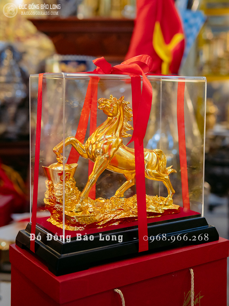 Linh Vật Ngựa Phong Thủy Bằng Đồng Đứng Trên Thỏi Vàng Dát Vàng 23Cm