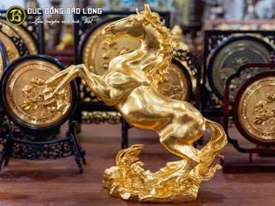 Tượng Ngựa Hí Bằng Đồng Vàng Cao 27cm Dát Vàng 9999