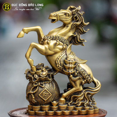 Tượng Ngựa Đứng Trên Hũ Vàng Bằng Đồng Cao 31cm - TNBD230