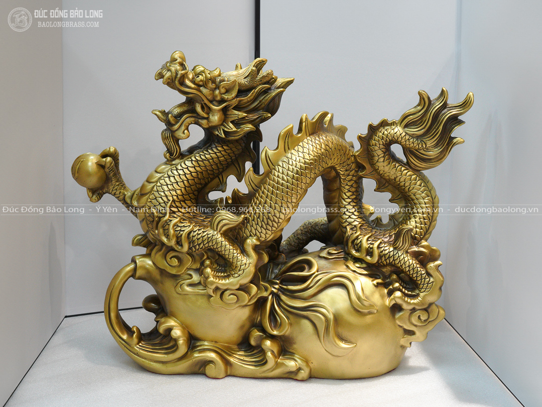 tượng rồng cầm ngọc cưỡi hồ lô phong thủy bằng đồng dài 52cm