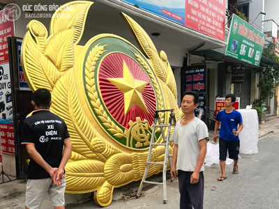 Huy Hiệu Công An Nhân Dân Bằng Đồng Kích Thước 4m2 x 3m42