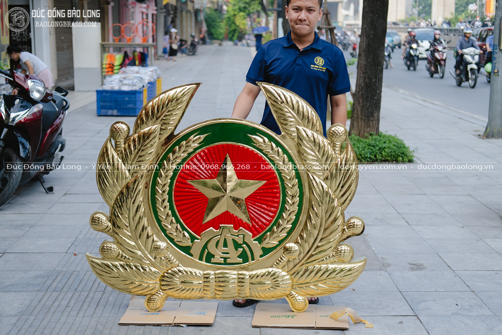 Đặc điểm mẫu logo ngành Công An bằng đồng khổ 1m4 x 1m2