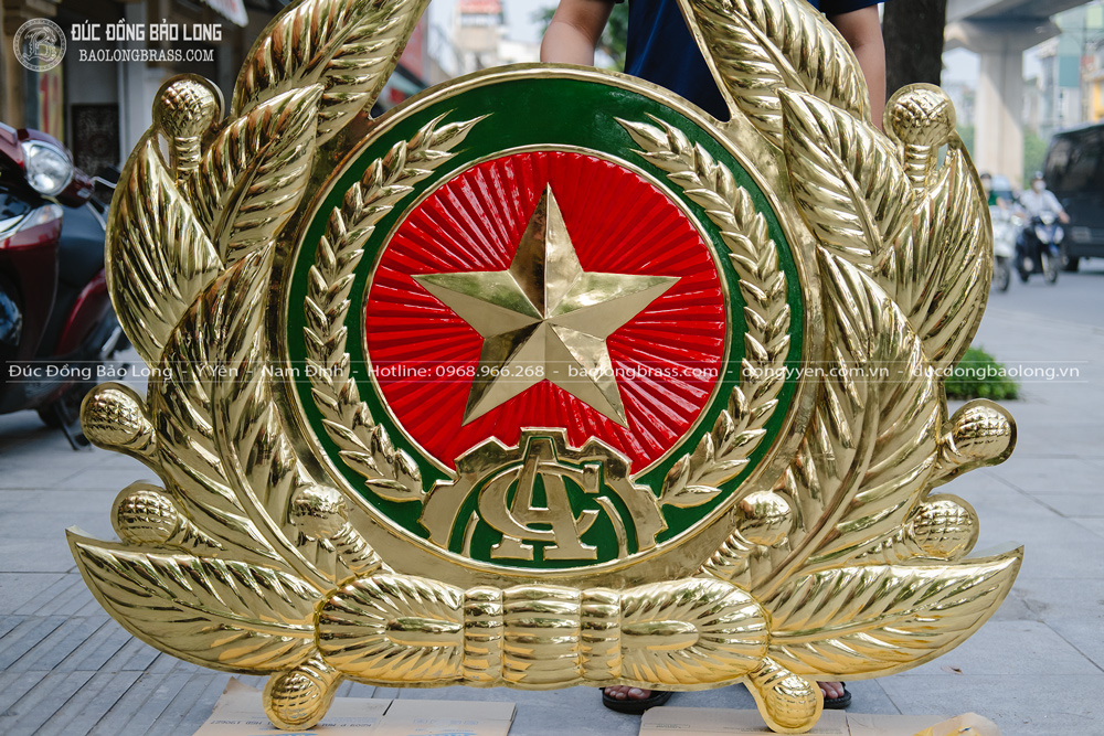 Logo ngành Công An bằng đồng khổ 1m4 x 1m2
