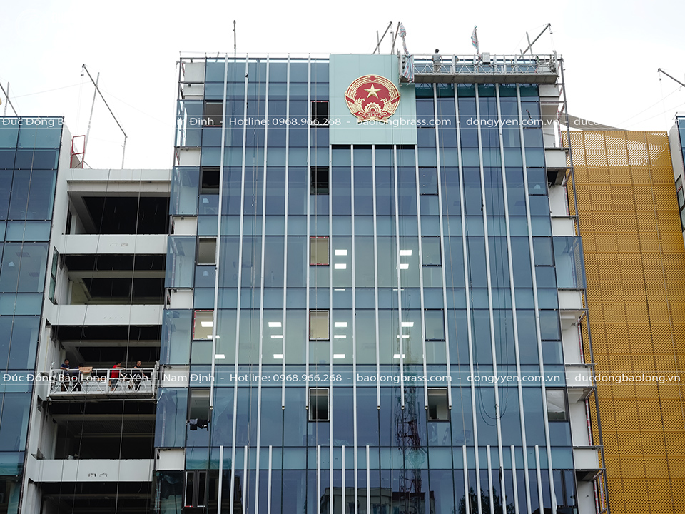 Logo Quốc Huy bằng đồng đường kính 2m5