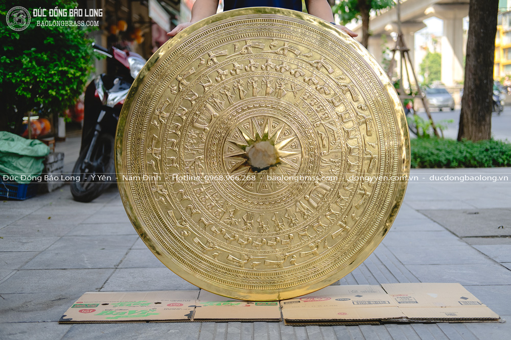 Mặt trống đồng gò chạm ĐK 100cm không tô nền