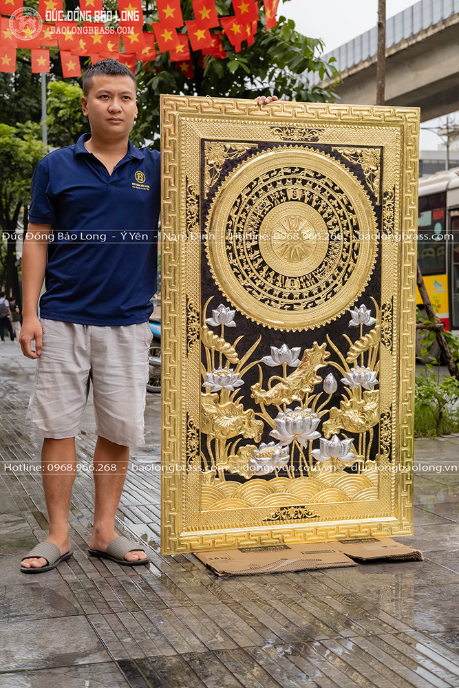 tranh mặt trống đồng Hoa Sen khung liền đồng khổ 1m55 x 95cm