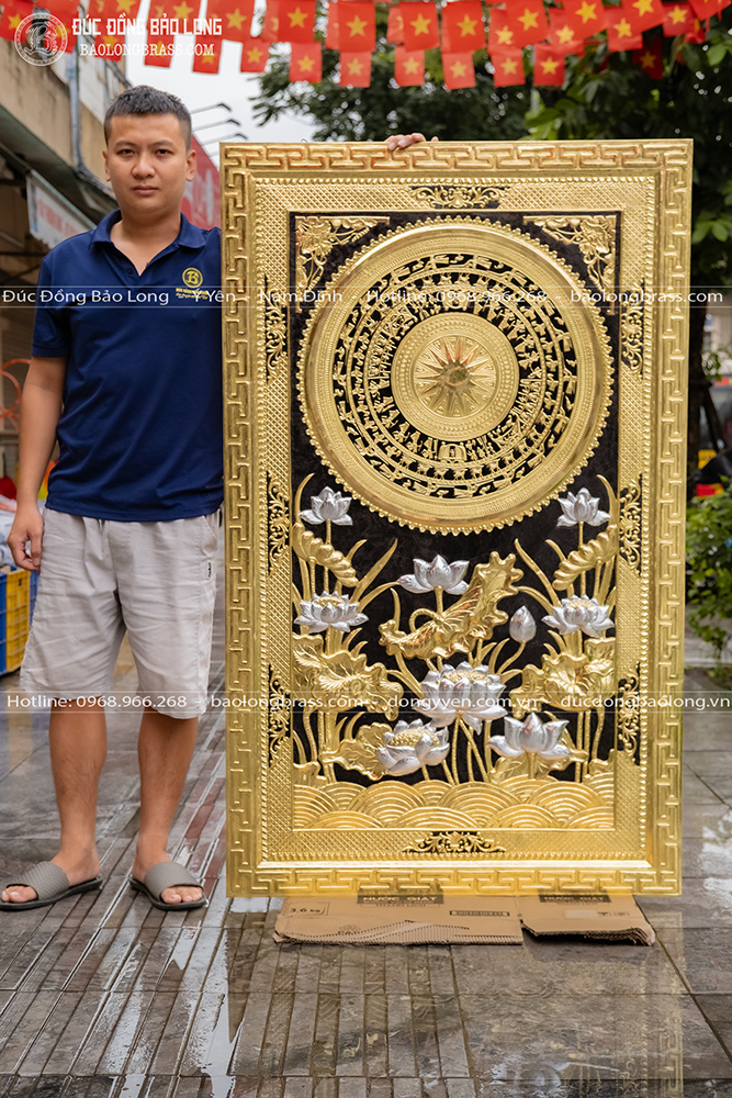 tranh mặt trống đồng Hoa Sen khung liền đồng khổ 1m55 x 95cm