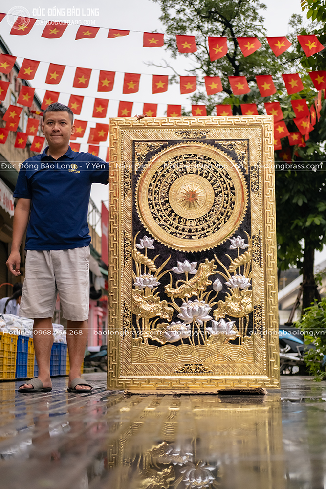 tranh mặt trống đồng Hoa Sen khung liền đồng khổ 1m55 x 95cm