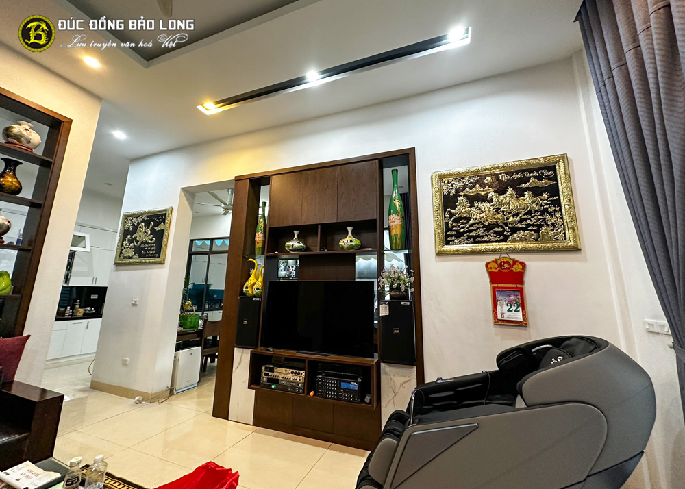 lắp đặt tranh mã đáo và tranh chữ đức