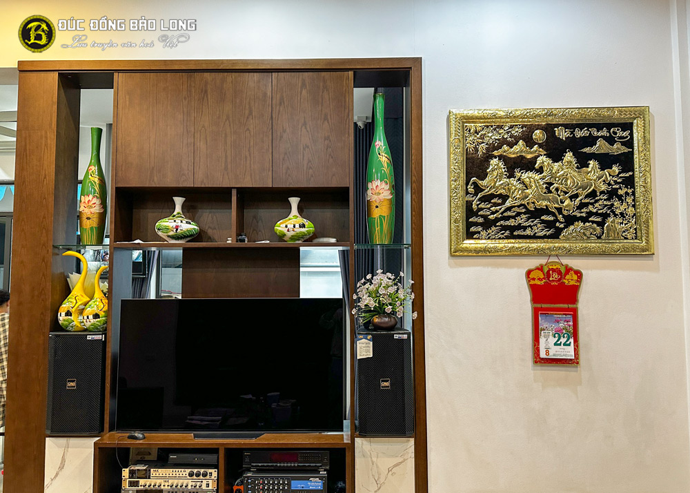 lắp đặt tranh mã đáo và tranh chữ đức