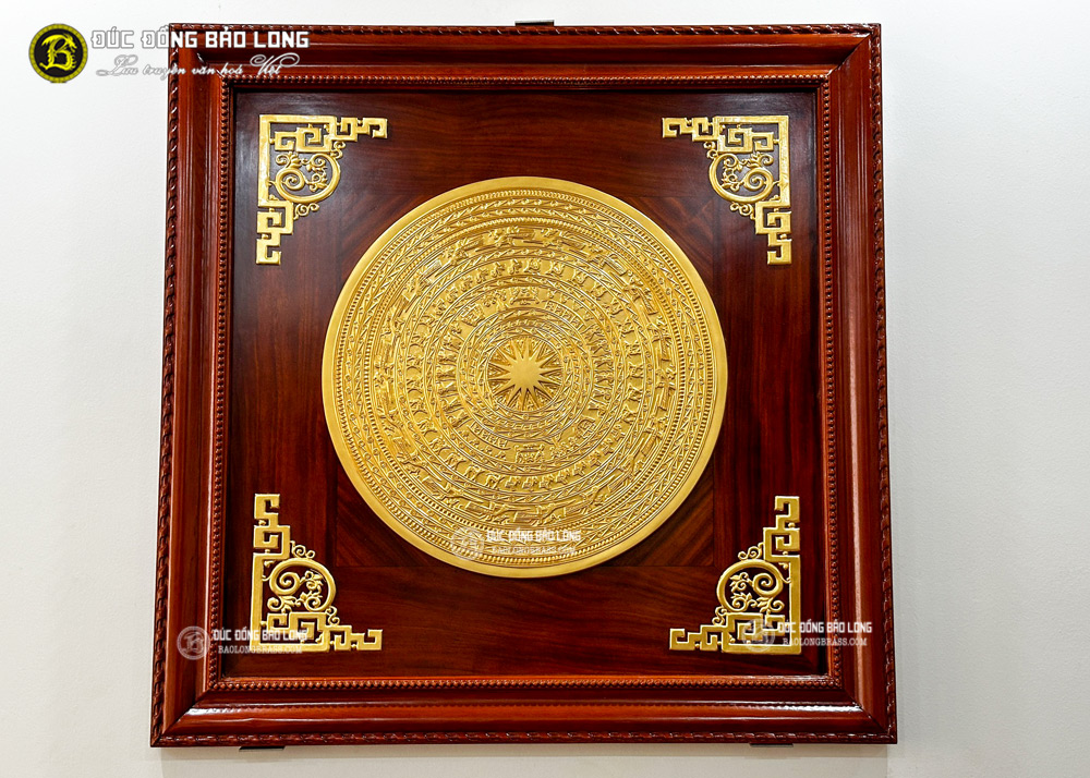 tranh mặt trống đồng dát vàng khung gỗ khổ 88cm