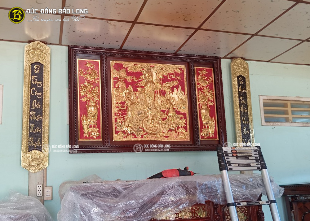 tranh Phật Bà Quan Âm Mạ vàng 24k và 2 bức Liễn thờ khung đồng