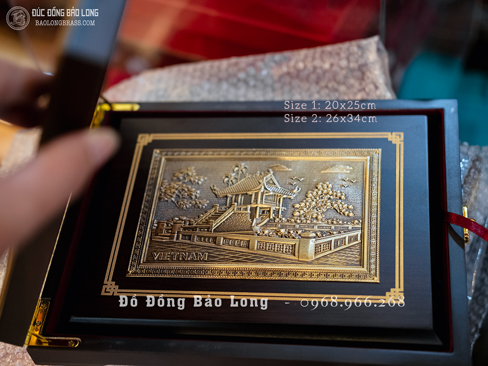 Hộp quà tặng tranh Chùa Một Cột bằng đồng ốp gỗ màu trầm cổ