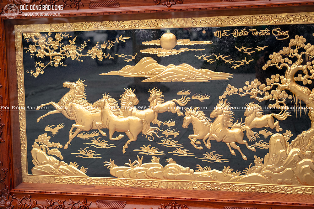 Tranh Bát Mã Bằng Đồng Dát Vàng 24K Khung Gỗ Gõ Đỏ Khổ 1m6 x 92cm