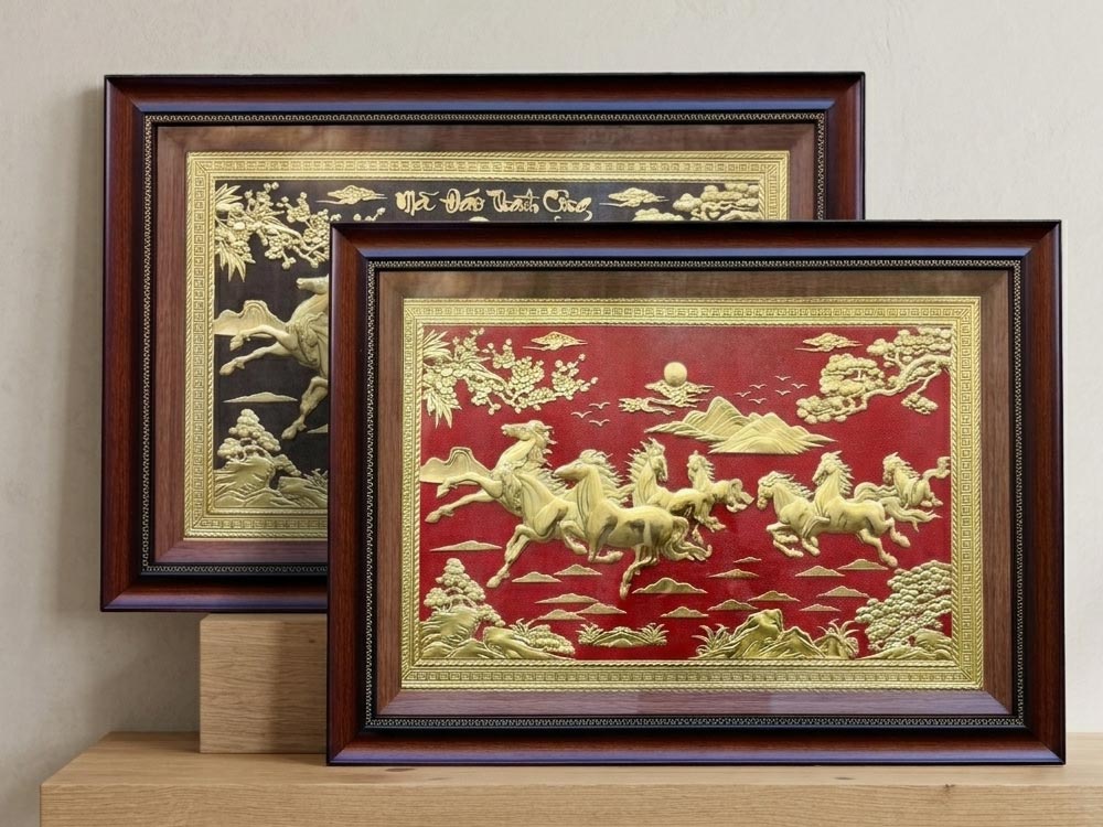 Tranh Mã Đáo Thành Công Bằng Đồng Khổ Nhỏ 50cm x 70cm nền đỏ