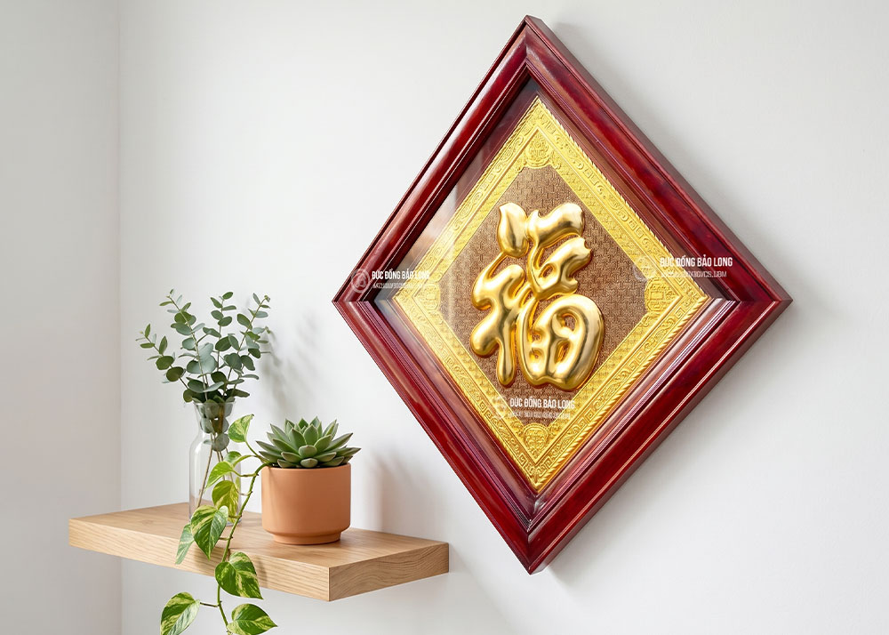 Tranh Chữ Phúc Dát Vàng Hình Thoi Khung gỗ Khổ 50cm x 50cm