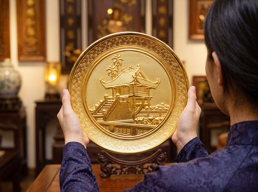 Tranh Đĩa Tròn Chùa Một Cột để bàn bằng đồng dát vàng đk 19cm và 25cm