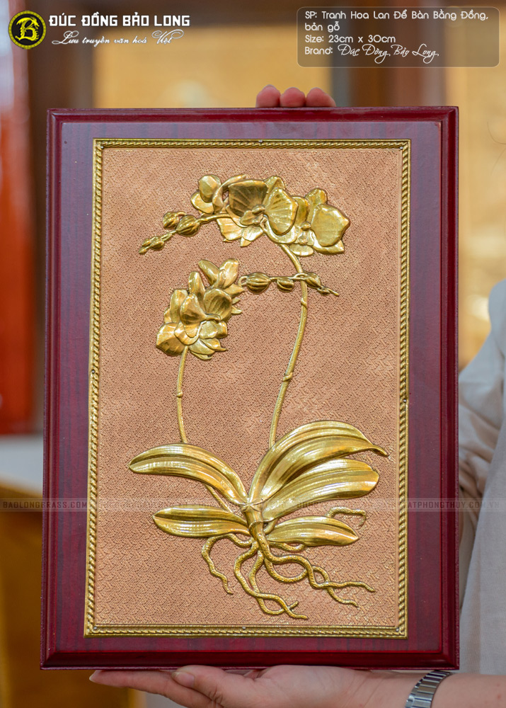 tranh Hoa Lan bằng đồng để bàn khung gỗ khổ 23cm x 30cm