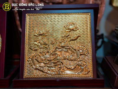 Tranh Quà Tặng Hoa Sen Bằng Đồng Mạ Vàng 24k Khổ 23cm