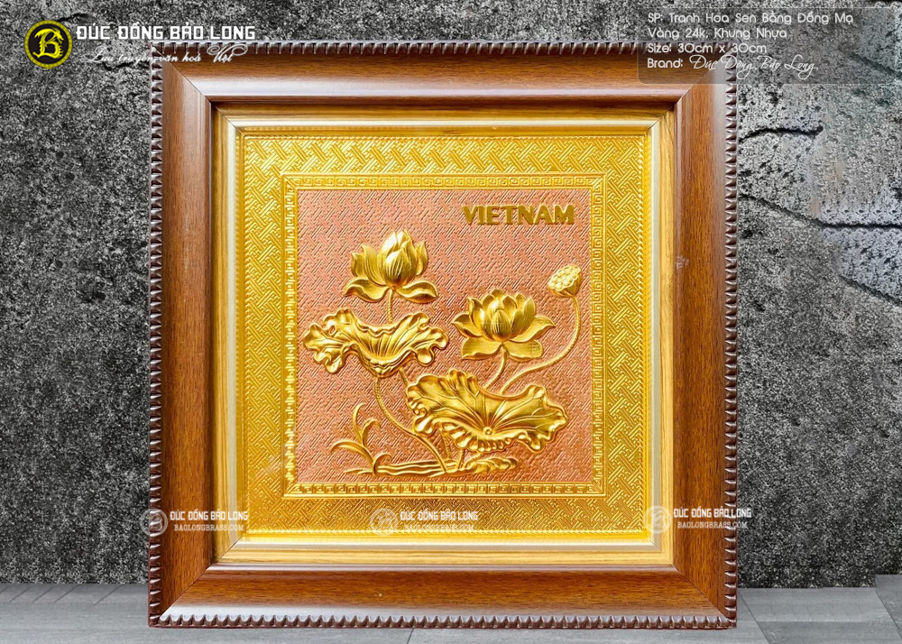 tranh hoa sen bằng đồng mạ vàng khổ vuông 30cm