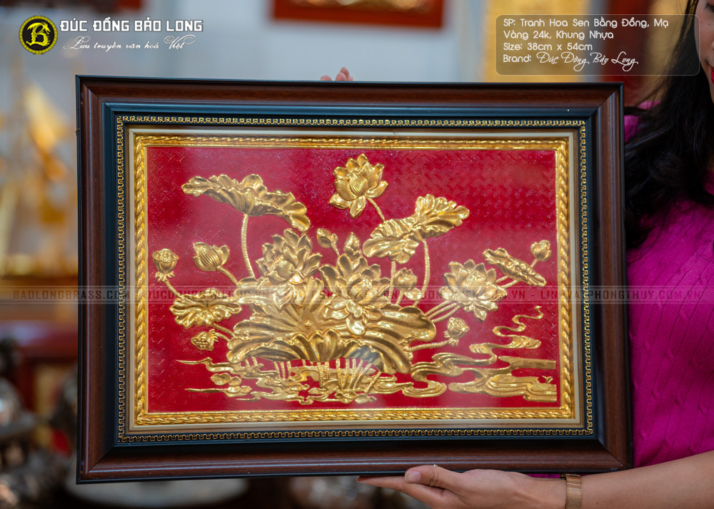 tranh hoa sen bằng đồng mạ vàng khổ 38cm x 54cm
