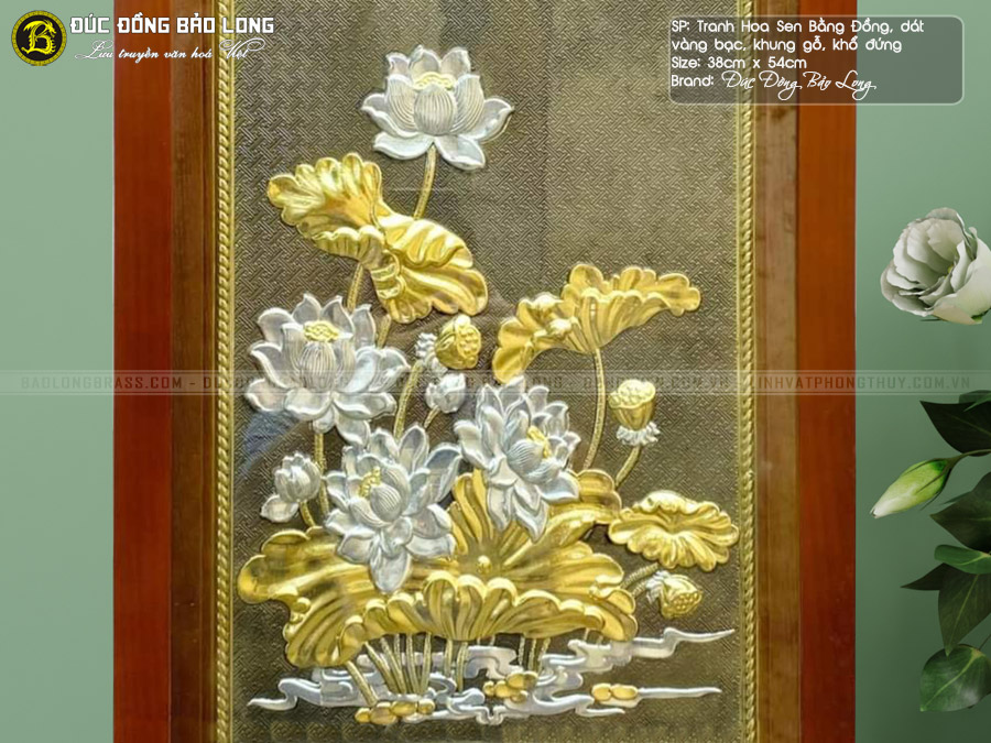 Tranh hoa sen bằng đồng 38cm x 54cm dát vàng bạc