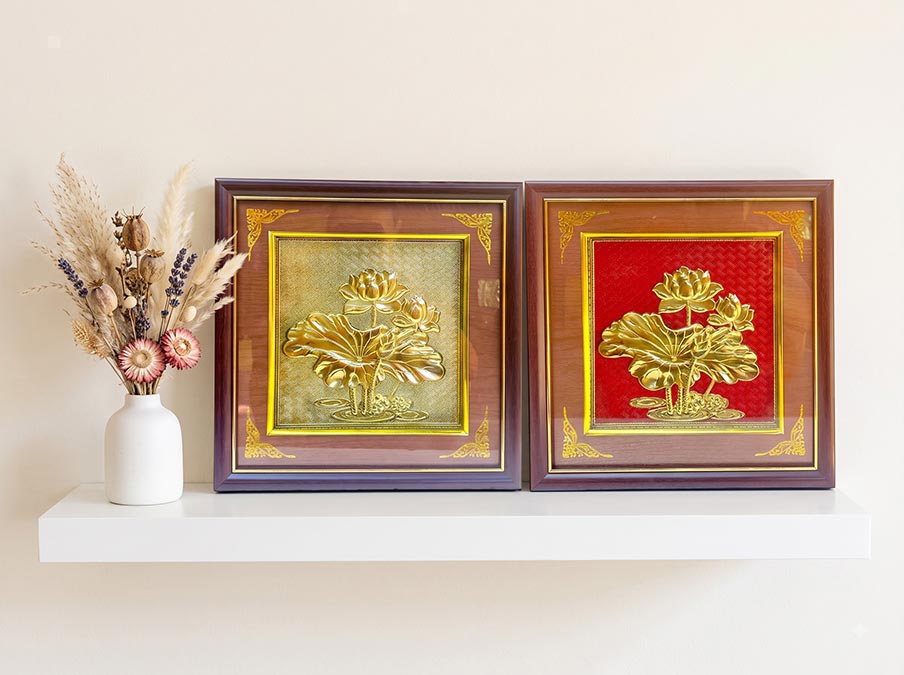 Quà Tặng Tranh Hoa Sen Bằng Đồng Khổ Vuông 26cm